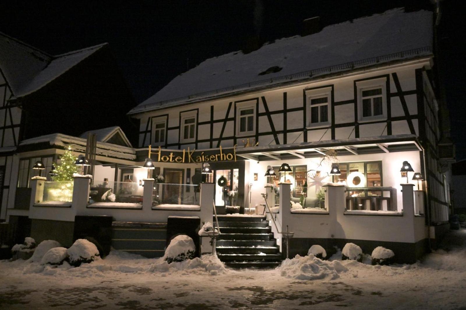 Hotel Kaiserhof Medebach Esterno foto