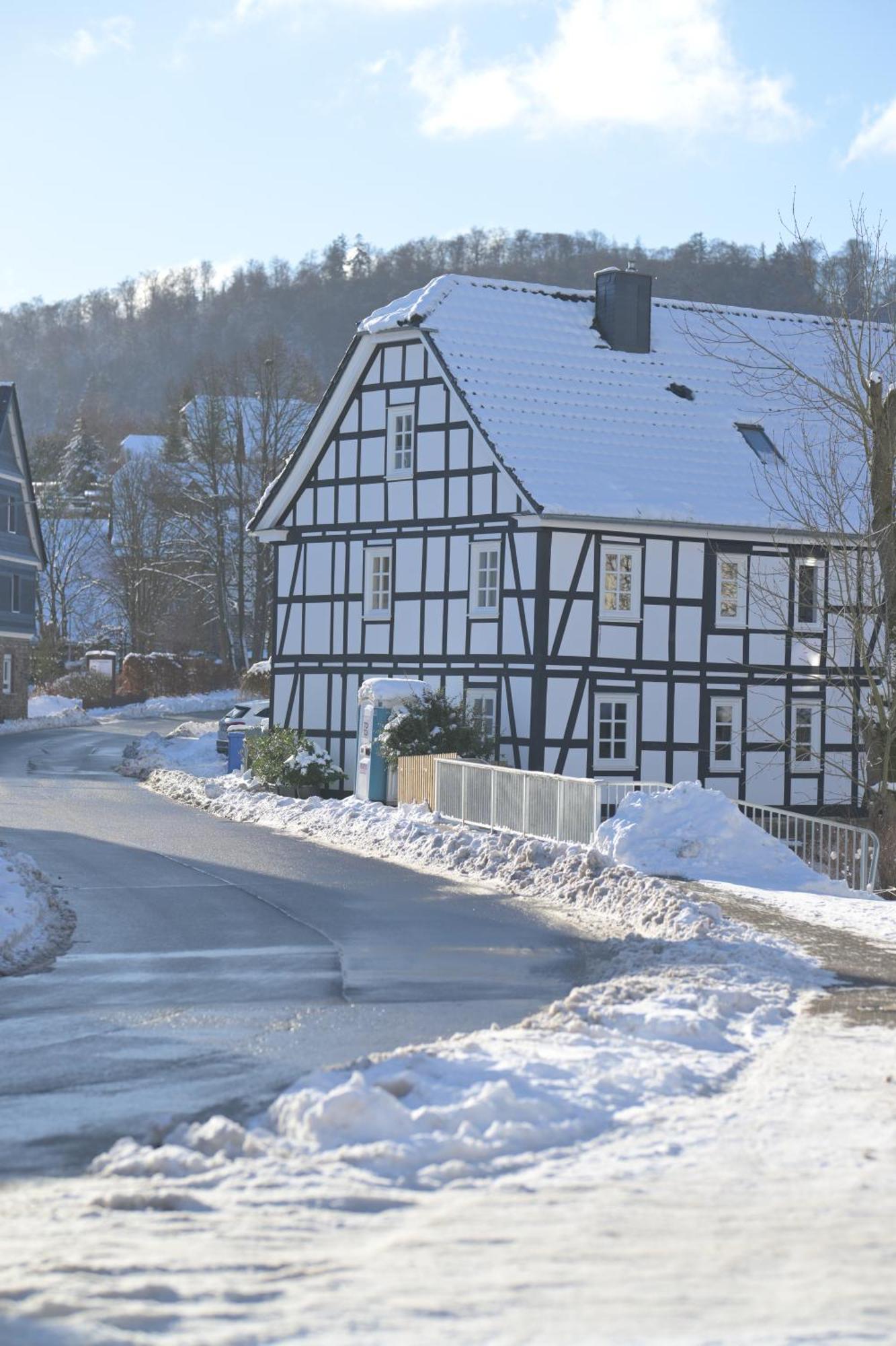 Hotel Kaiserhof Medebach Esterno foto