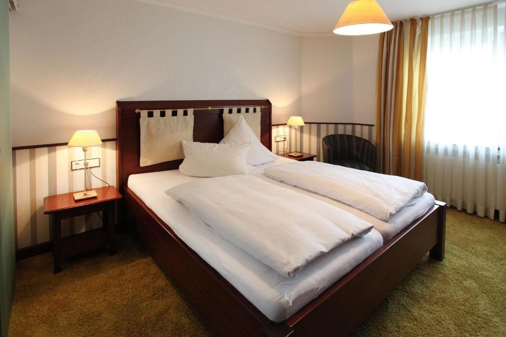 Hotel Kaiserhof Medebach Esterno foto